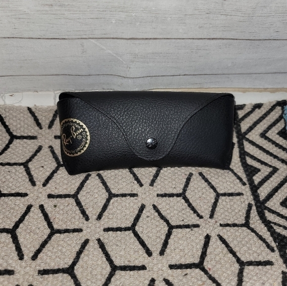 RAY-BAN BLACK SUNGLASSES CASE w CLEANING CLOTH - Picture 1 of 8